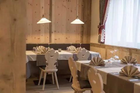 Hotel Monroc in Commezzadura — foto 20