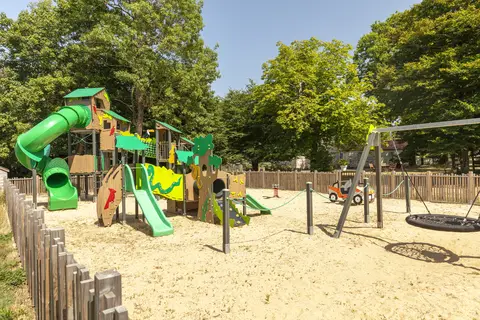 Camping Château La Forêt in Saint-Julien-des-Landes — foto 3