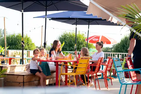 Camping De Thoissey in Saint-Didier-sur-Chalaronne — foto 4