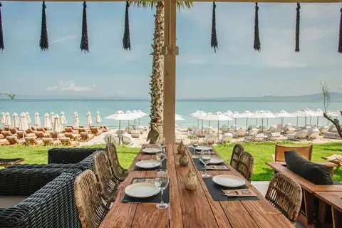 Blue Carpet Luxury Suites in Πευκοχώρι — foto 7