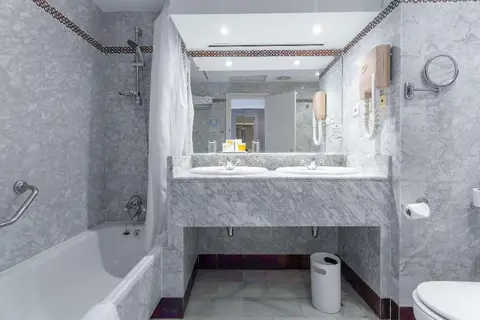 Hotel Abades Benacazon in Benacazon — foto 13