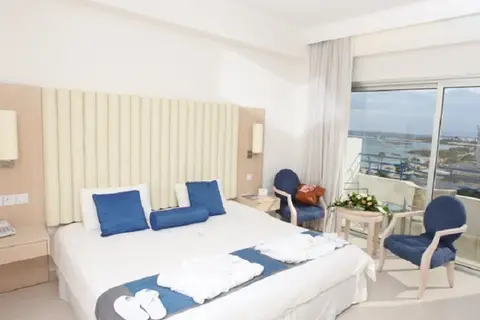 Vrissiana Beach Hotel in Παραλίμνι — foto 8