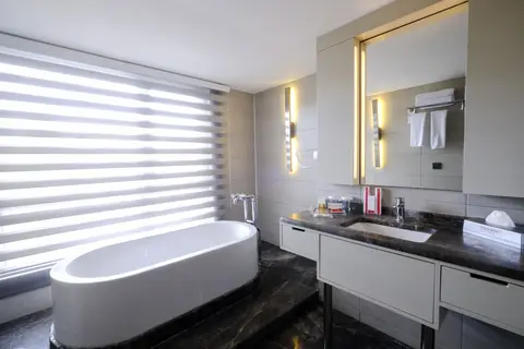 Ramada Plaza by Wyndham Izmir in Konak — foto 11