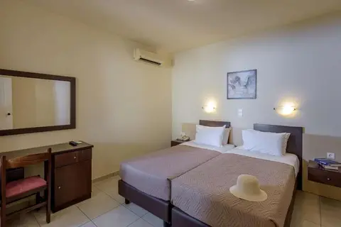 Theo Hotel Agia Marina in Κάτω Σταλός — foto 11