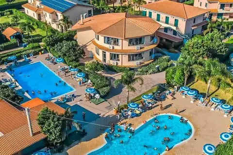 Club Esse Aquilia Beach Village Resort in Rome