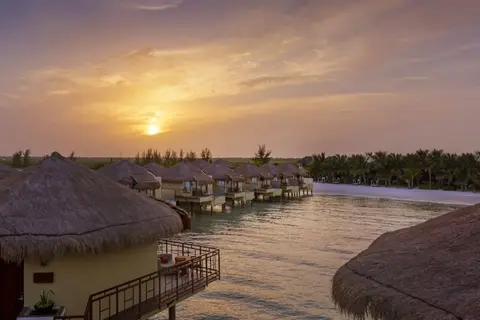 Palafitos Overwater Bungalows in Playa del Carmen — foto 10