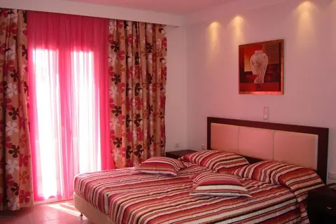 Elena Suites in Ορνός — foto 2