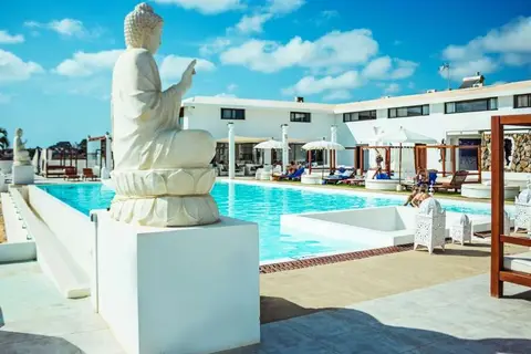 Hotel LIVVO Budha Beach in Santa Maria — foto 2