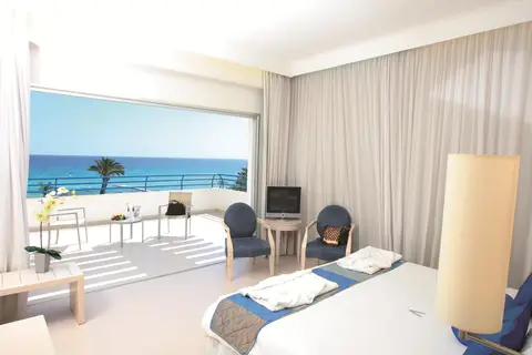 Vrissiana Beach Hotel in Παραλίμνι — foto 9