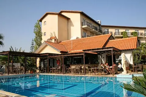 Anais Bay Hotel in Παραλίμνι — foto 2