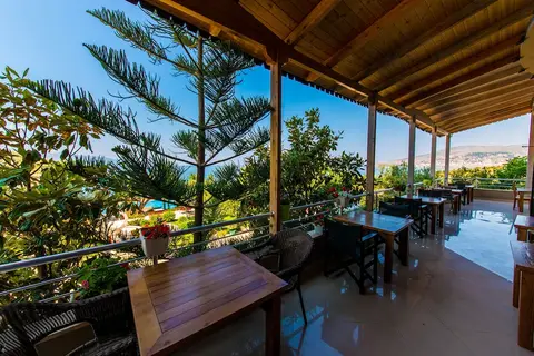 Hotel Bahamas in Saranda — foto 28