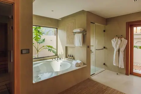Naama Beach Villas & Spa in Al Aqah - العقة — foto 21