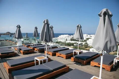 The George Hotel in Πλατύς Γιαλός — foto 29
