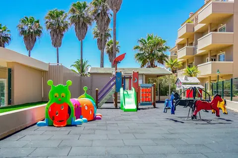 Vitor's Plaza in Mexilhoeira Grande, foto 16