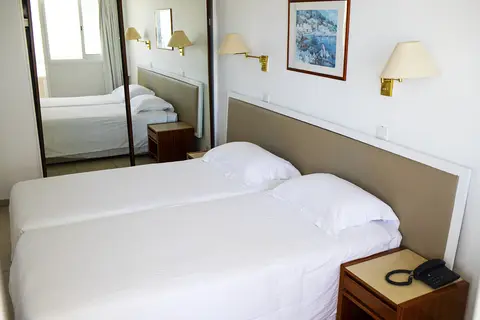 Sun Hall Beach Hotel Apts in Larnaca — foto 10