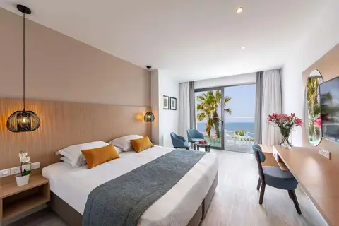 Leonardo Crystal Cove Hotel & Spa by the Sea in Παραλίμνι — foto 4