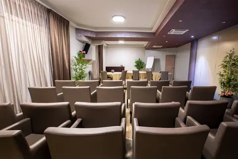 Royal Airport Hotel in Velika Gorica — foto 19