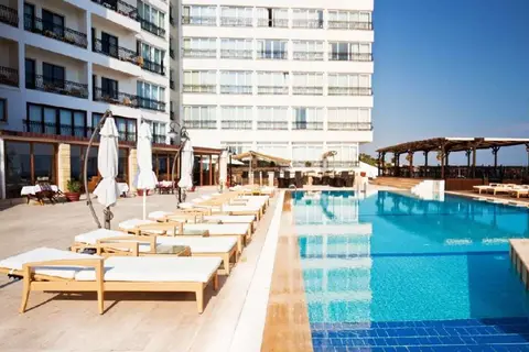 Ada Beach Hotel in Alsancak — foto 17