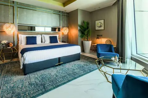 Centara West Bay Hotel & Residences Doha in Doha — foto 2