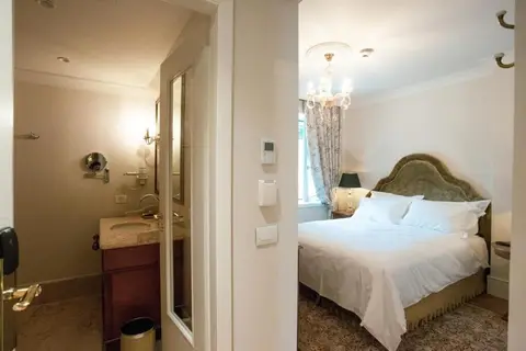 E'bel Boutique Hotel in Tirana — foto 17