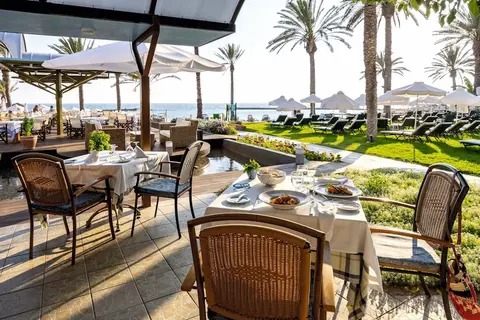 Constantinou Bros Pioneer Beach Hotel in Paphos — foto 14