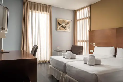 Hotel Madanis in L'hospitalet De Llobregat — foto 20