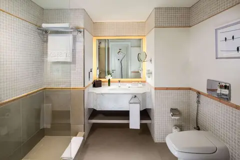 Beach Rotana - all suites in الزَّاهية — foto 12