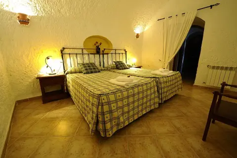 Cuevas La Granja in Benalúa — foto 11