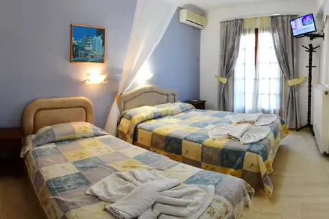 Casa Blue Hotel in Καλύβια — foto 23
