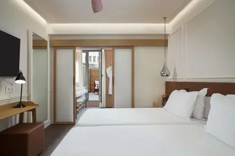 H10 Universitat in Barcelona — foto 19