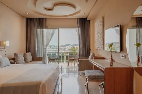 Aguas de Ibiza Grand Luxe Hotel in Santa Eulària des Riu — foto 2