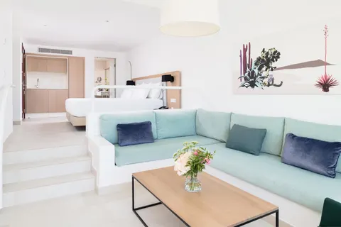 Plus Fariones Suite Hotel foto 4