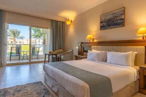 SRNTY Sahl Hasheesh in Arrivals Piazza — foto 2