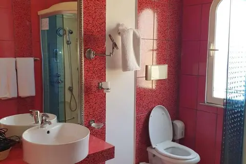Hotel Theranda in Tirana — foto 10