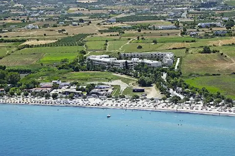 Tigaki Beach in Τιγκάκι — foto 19