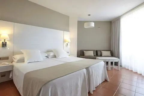 Hotel Tres Torres in Santa Eulària des Riu, foto 22