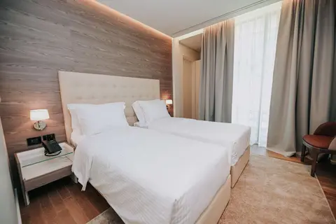 Magnus Hotel in Vlorë — foto 3
