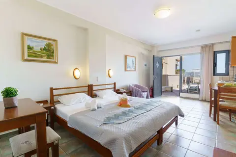 Sunrise Suites in Καλύβες — foto 6