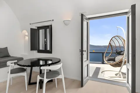 Mill Houses New Elegant Suites in Santorini Yachting Club, foto 26