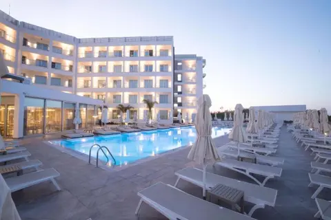 Evalena Beach Hotel in Παραλίμνι — foto 11