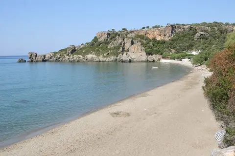 Polyrizos (Polyrisos) in Aνω Ρoδάκινo — foto 5