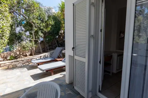Manos in Νάουσα — foto 20