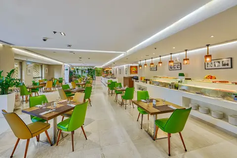 Ramada Hotel & Suites by Wyndham Dubai JBR in Dubai — foto 4