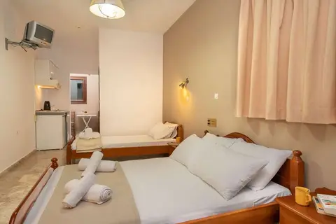 Karavados Beach Hotel in Καραβάδος — foto 14