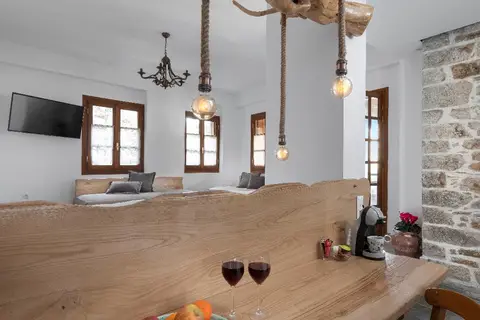 Palios Stathmos in Καλά Νερά — foto 2