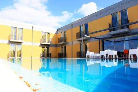 Hotel 3K Aeroporto de Faro in Mexilhoeira Grande