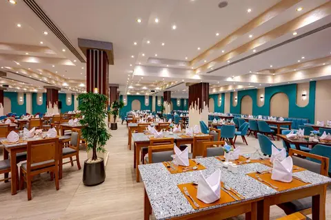 Rewaya Luxury Resort in الاحياء — foto 24