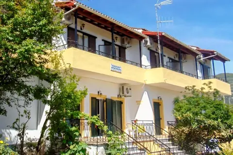 Aggeliki Apartments in Dassia Ski Club: Parasailing Water Sports in Corfu, foto 10