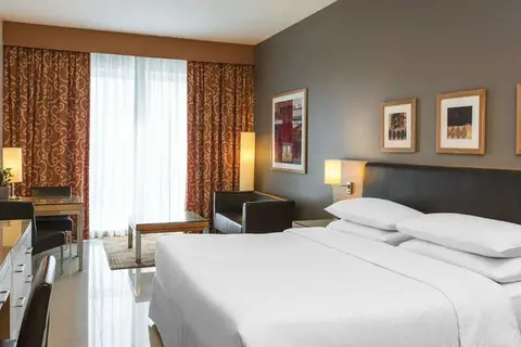 Four Points by Sheraton Bur Dubai in Dubai — foto 23