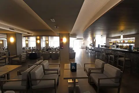 BG Tonga & Suites Tower Design Hotel in Santa Margalida — foto 10
